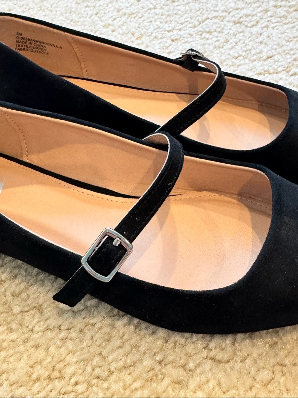 Like New Mia Black pointed Toe Flats Size 8 - Picture 3 of 5